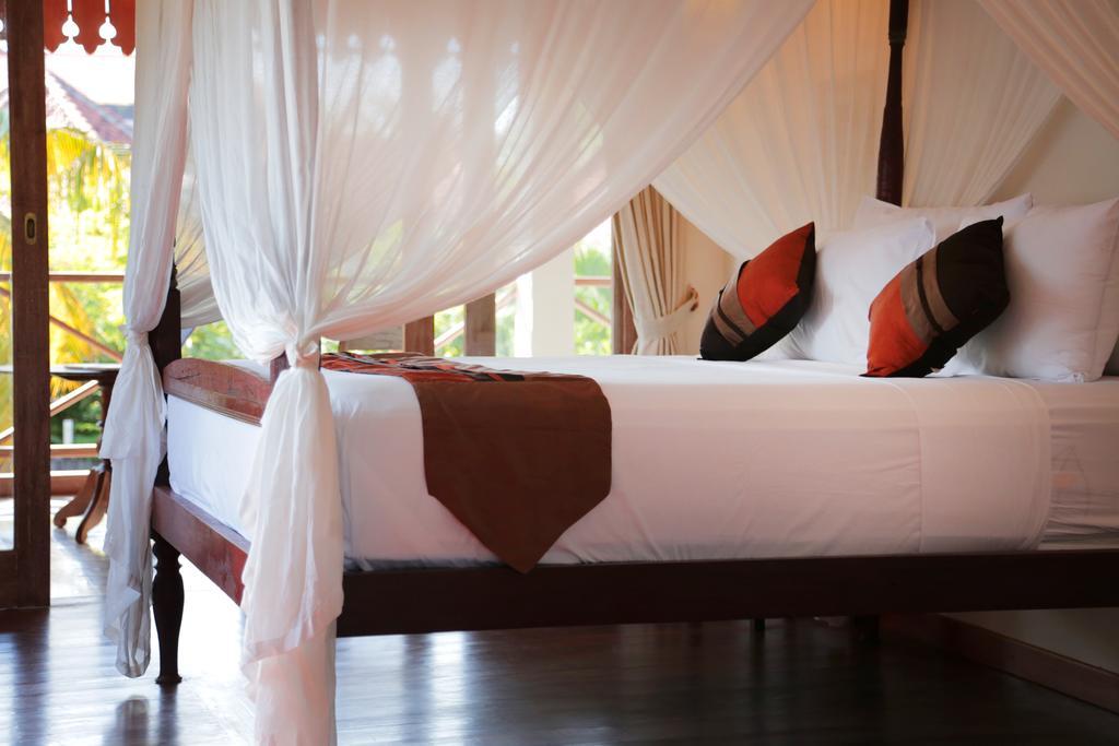 Villa Varuna Legian Szoba fotó