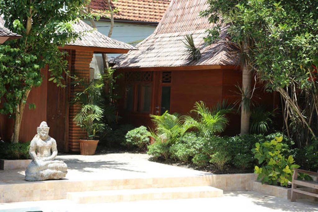 Villa Varuna Legian Szoba fotó