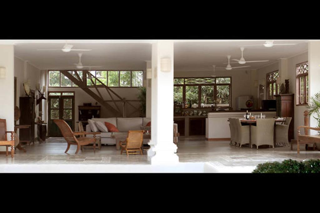 Villa Varuna Legian Szoba fotó