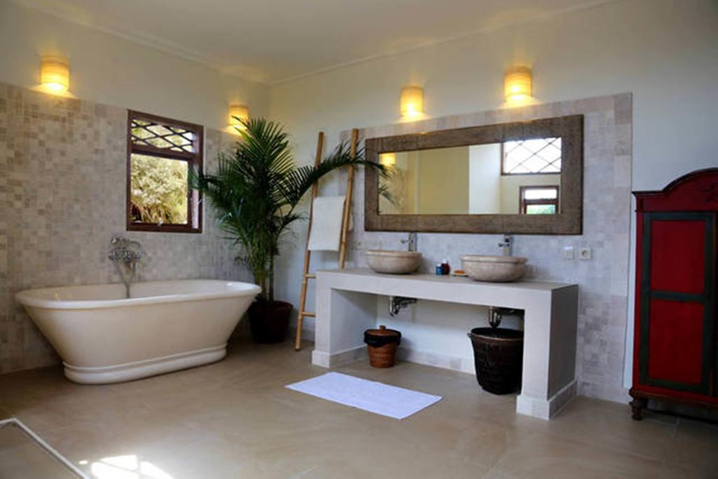 Villa Varuna Legian Szoba fotó