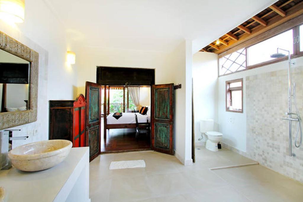 Villa Varuna Legian Szoba fotó