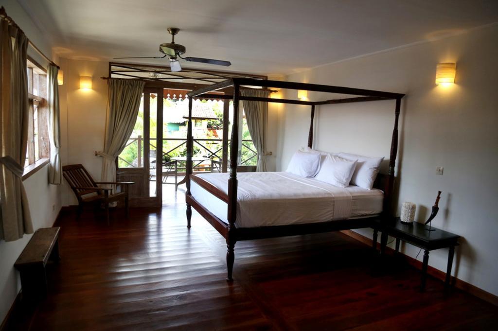 Villa Varuna Legian Szoba fotó